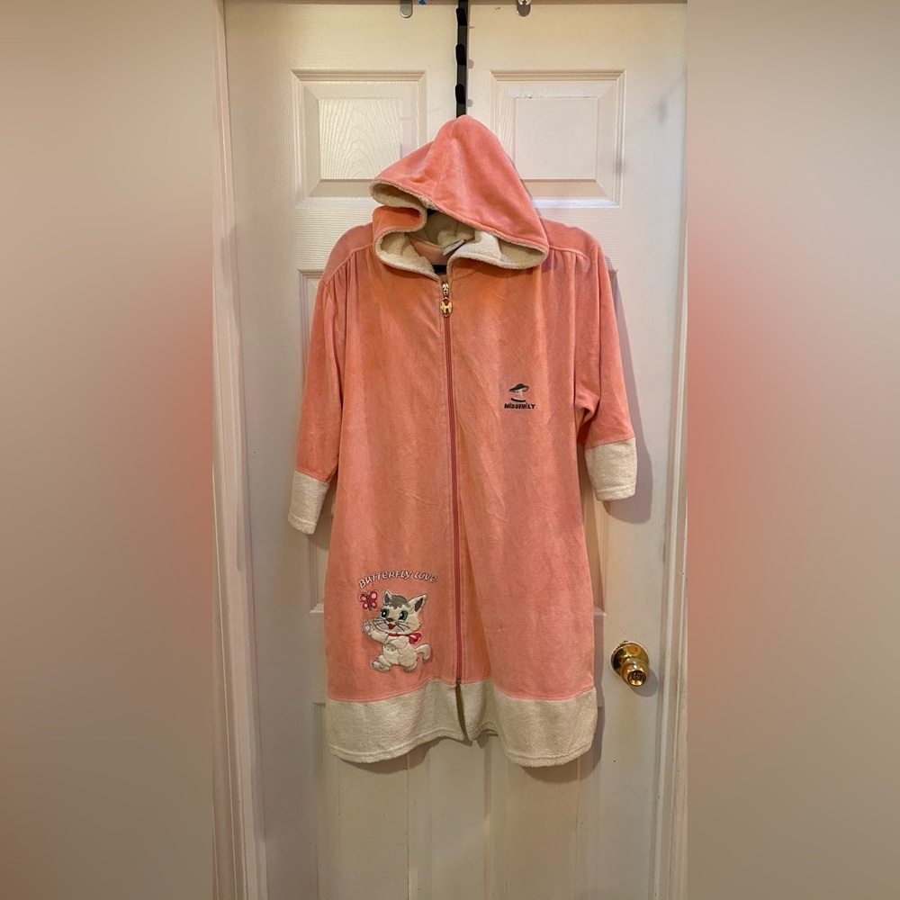 Pink Hooded Zip-Up Robe with Dog Embroidery